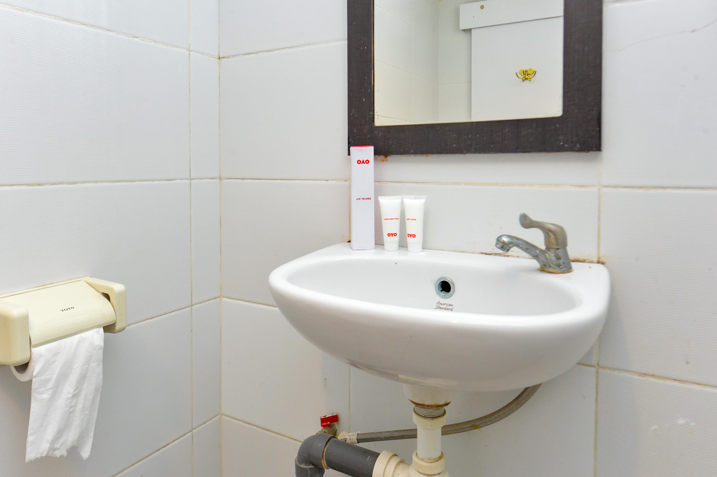 Oyo 2487 Sampurna Jaya Hotel Tanjung Pinang Dış mekan fotoğraf