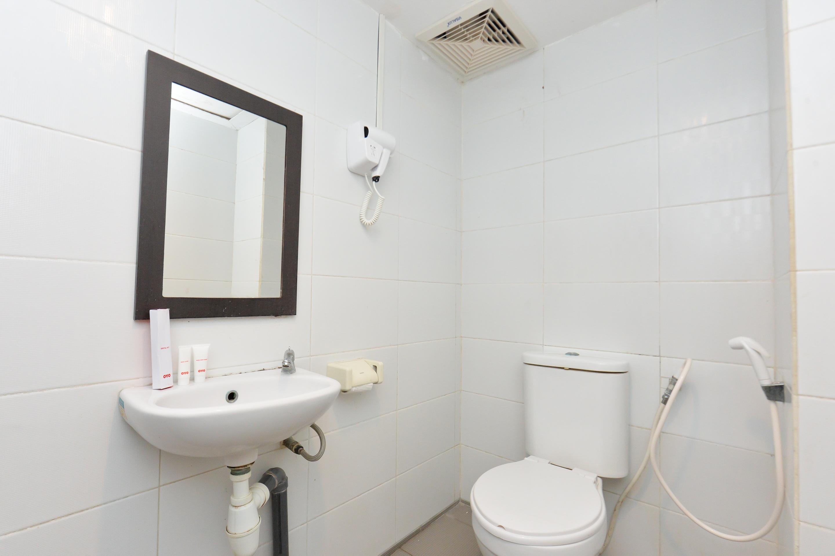Oyo 2487 Sampurna Jaya Hotel Tanjung Pinang Dış mekan fotoğraf