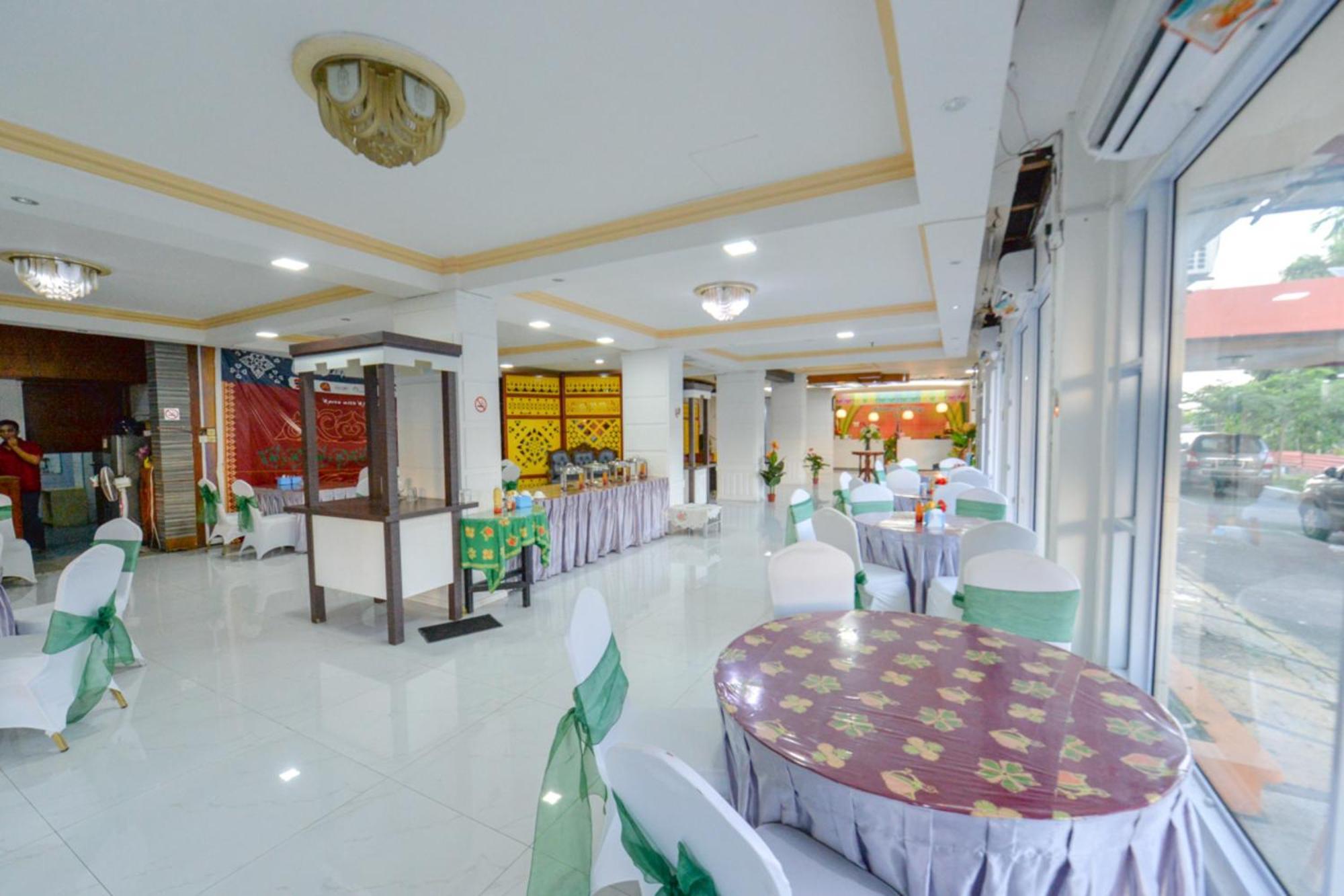 Oyo 2487 Sampurna Jaya Hotel Tanjung Pinang Dış mekan fotoğraf
