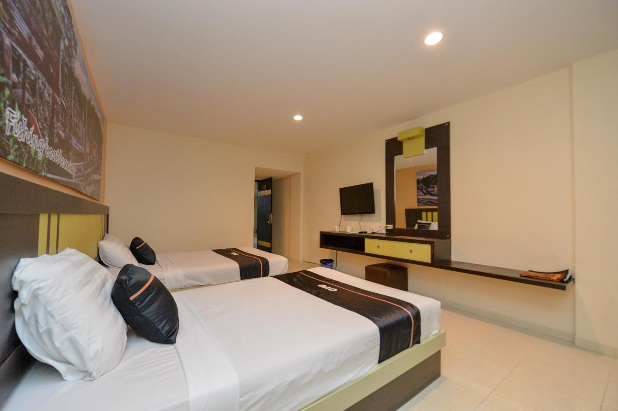 Oyo 2487 Sampurna Jaya Hotel Tanjung Pinang Dış mekan fotoğraf