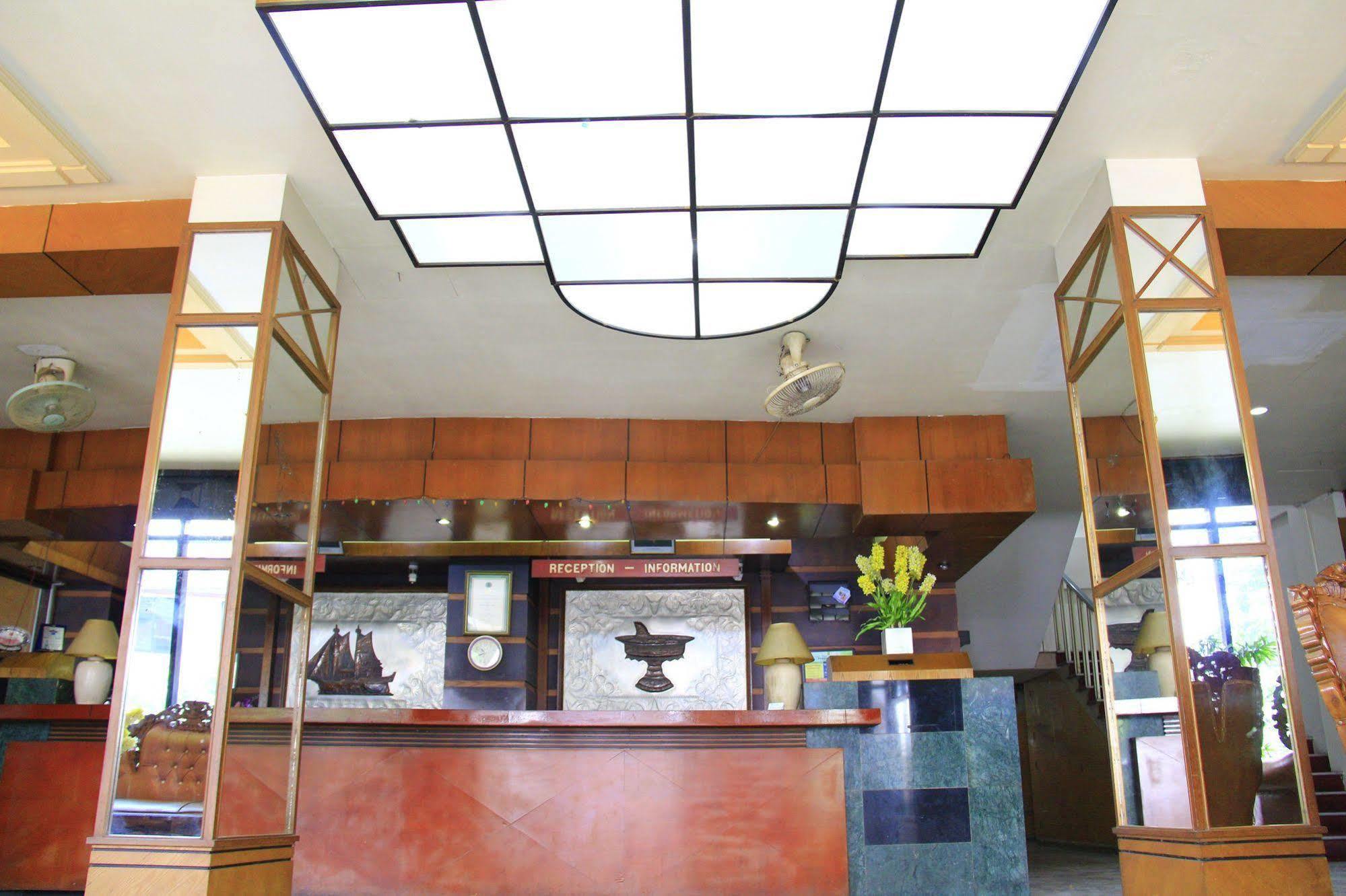 Oyo 2487 Sampurna Jaya Hotel Tanjung Pinang Dış mekan fotoğraf