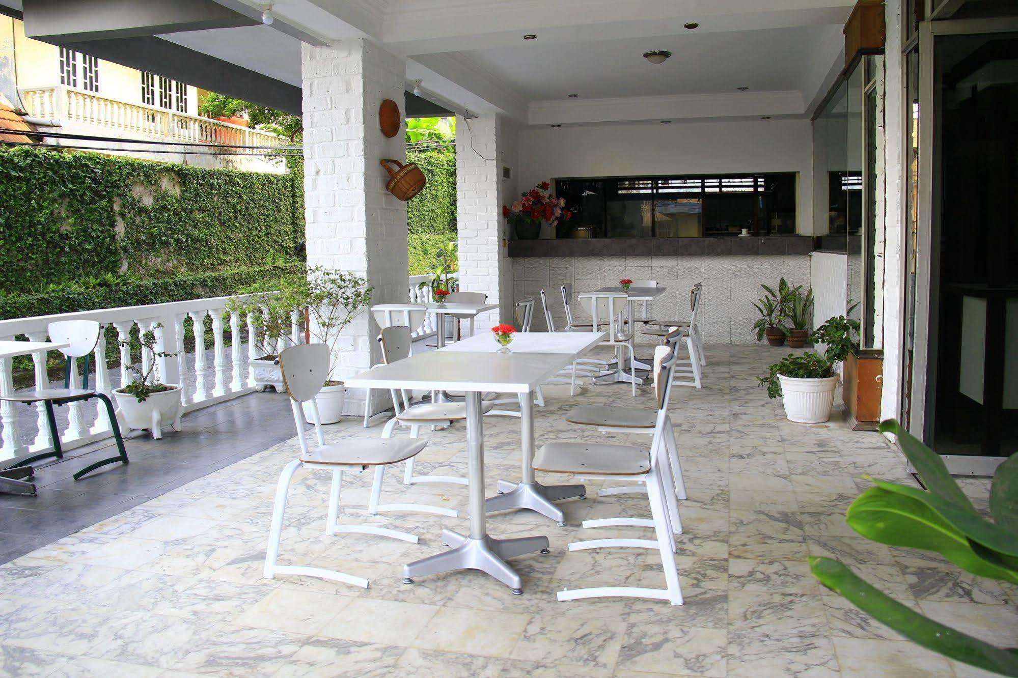 Oyo 2487 Sampurna Jaya Hotel Tanjung Pinang Dış mekan fotoğraf