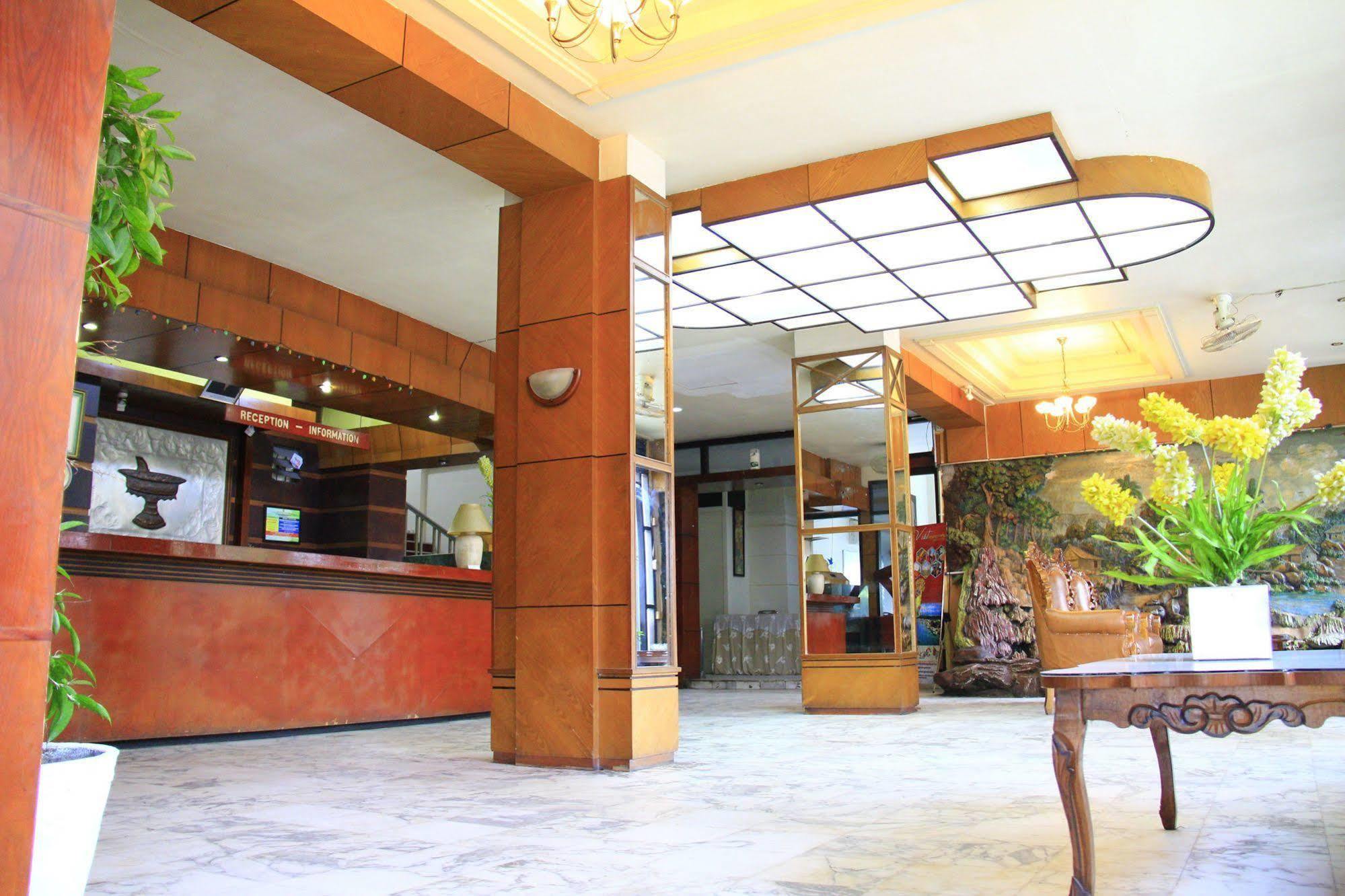Oyo 2487 Sampurna Jaya Hotel Tanjung Pinang Dış mekan fotoğraf